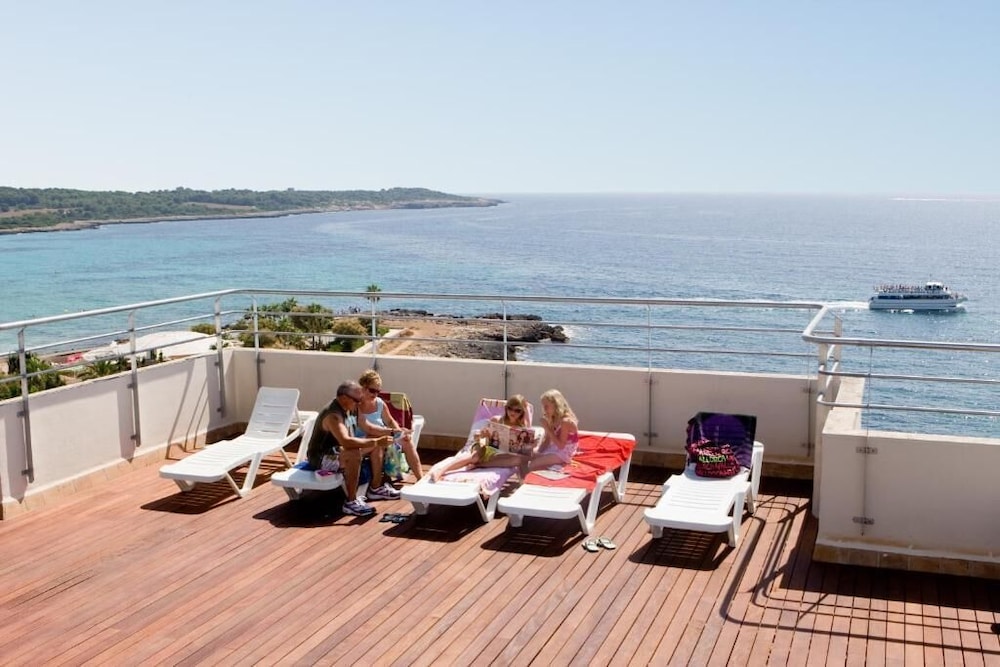 Playa Dorada Aparthotel 40/46