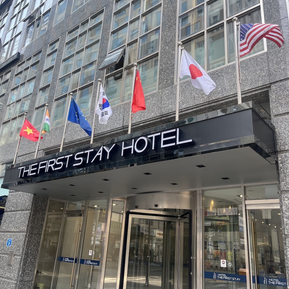 The First Stay Hotel 3/42