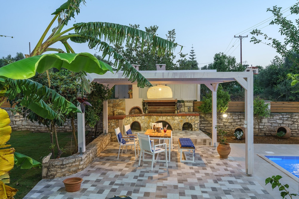 Villa Camellia 2/27