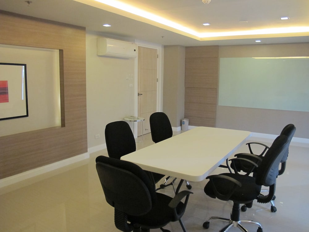 Zerenity Hotel Suites 26/28