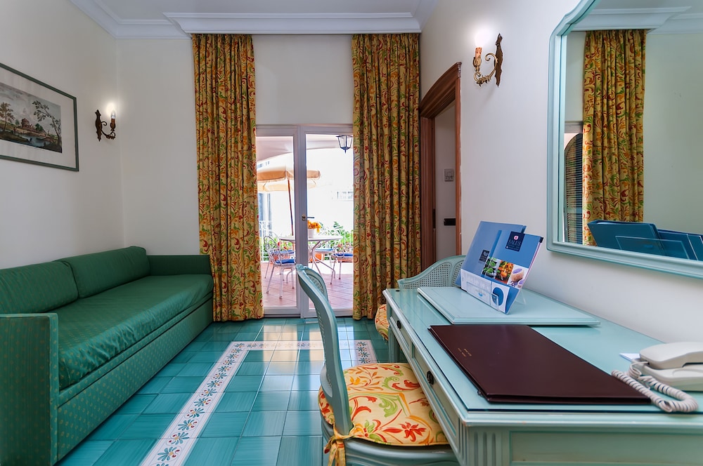 Punta Molino Beach and Resort Spa 10/82