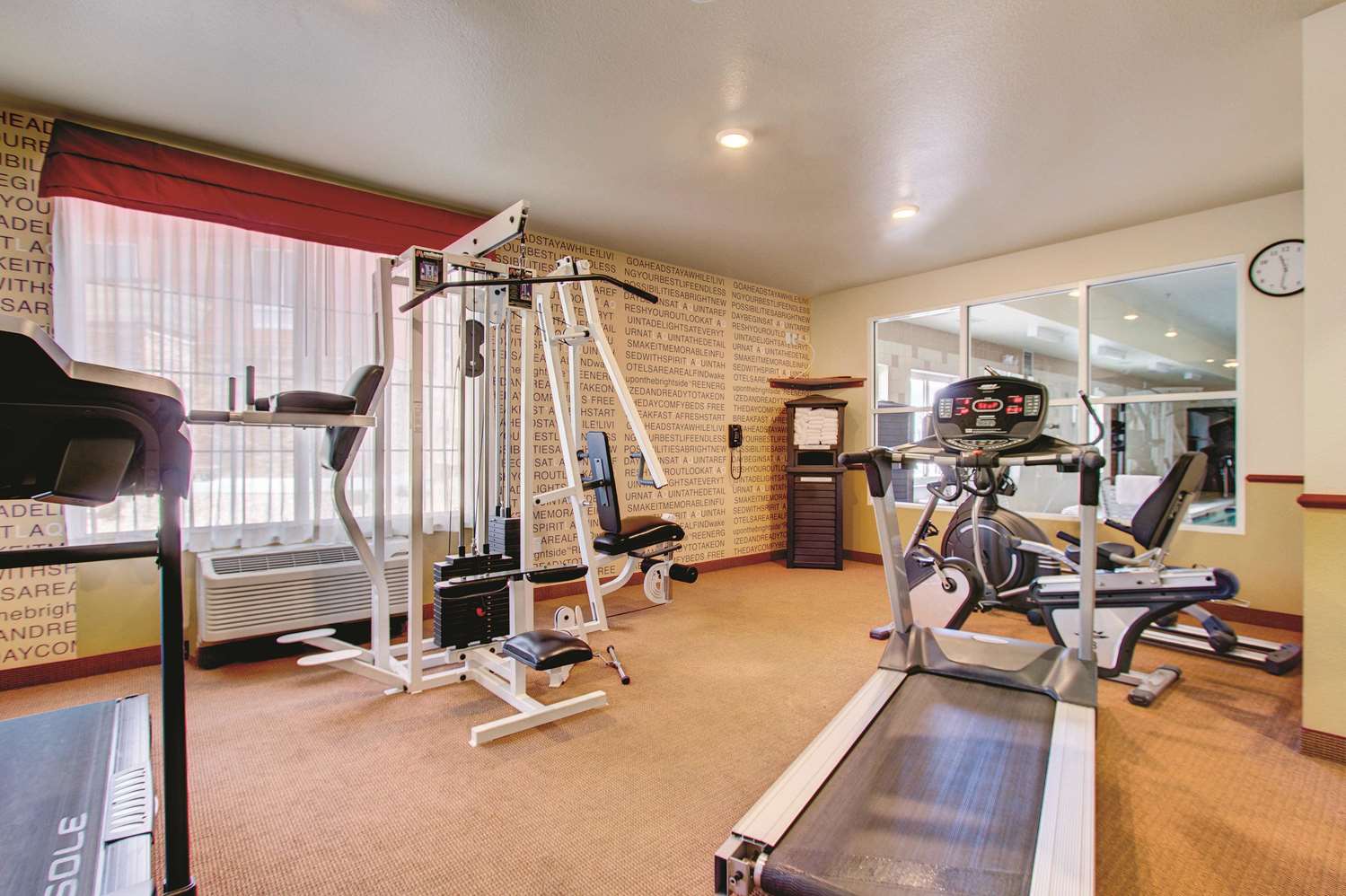 La Quinta Inn & Suites by Wyndham Denver Gateway Park 16/33