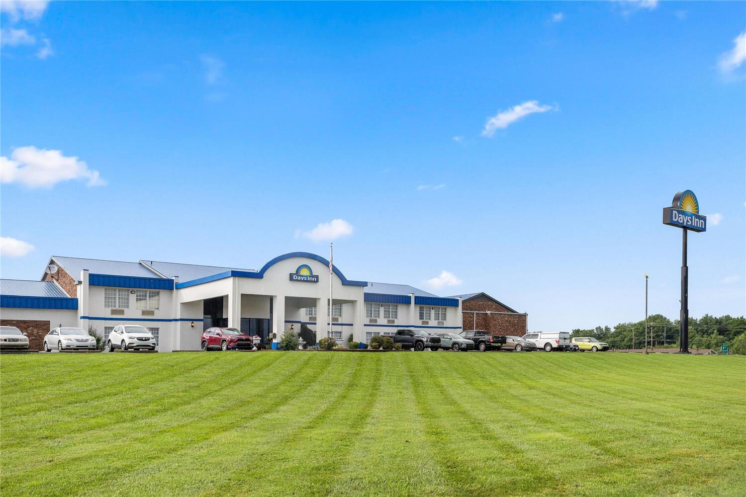 Days Inn by Wyndham Madisonville 14/17