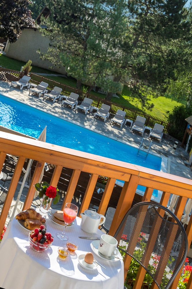 Les Bartavelles Hotel Restaurant 47/50