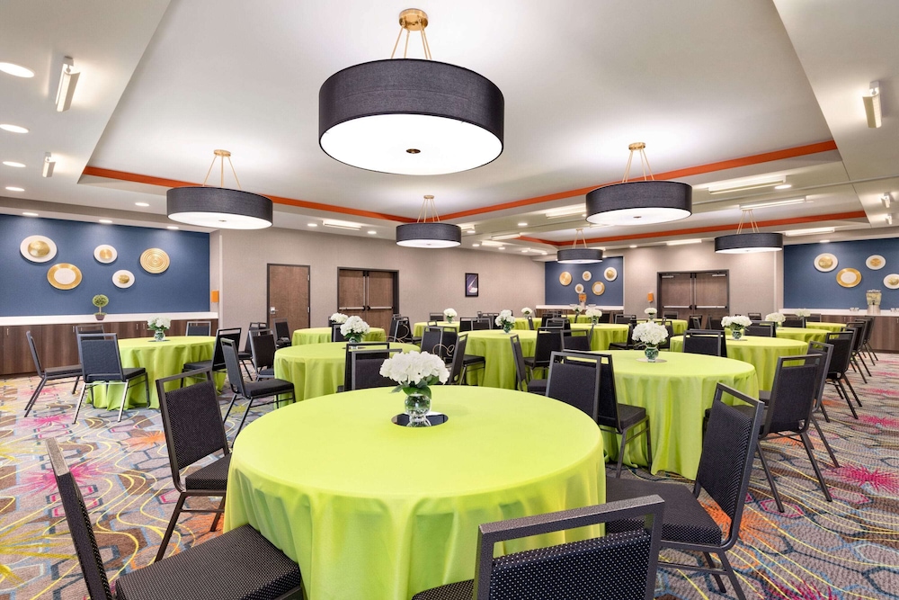 La Quinta Inn and Suites by Wyndham Braselton 50/60