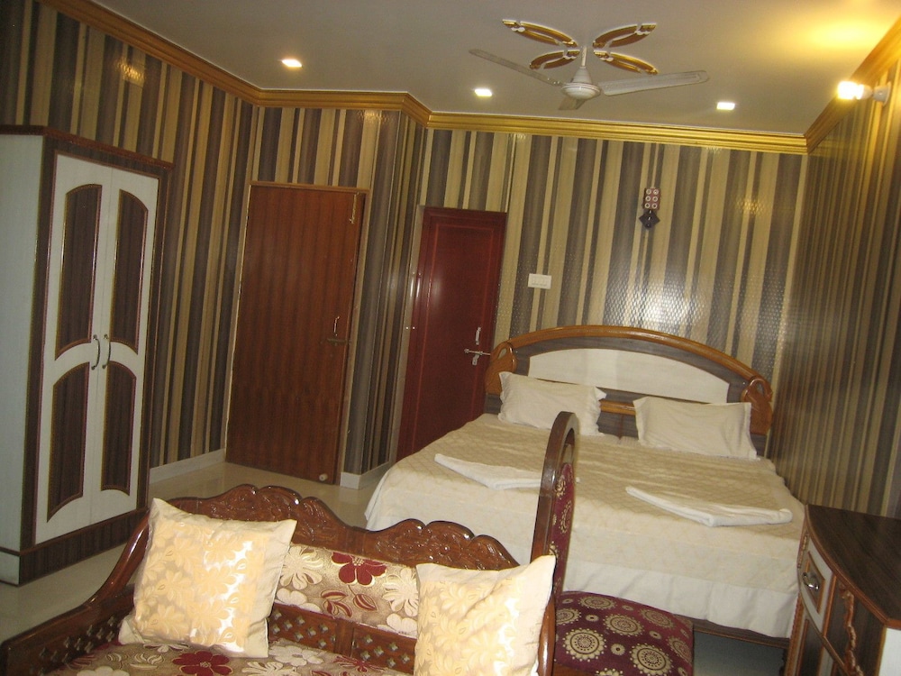 Kedareswar Bed and Breakfast 18/36