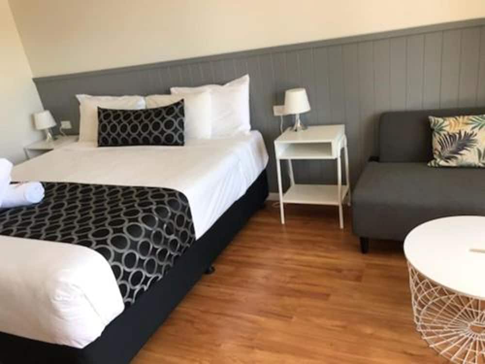 Eden Motel 28/63