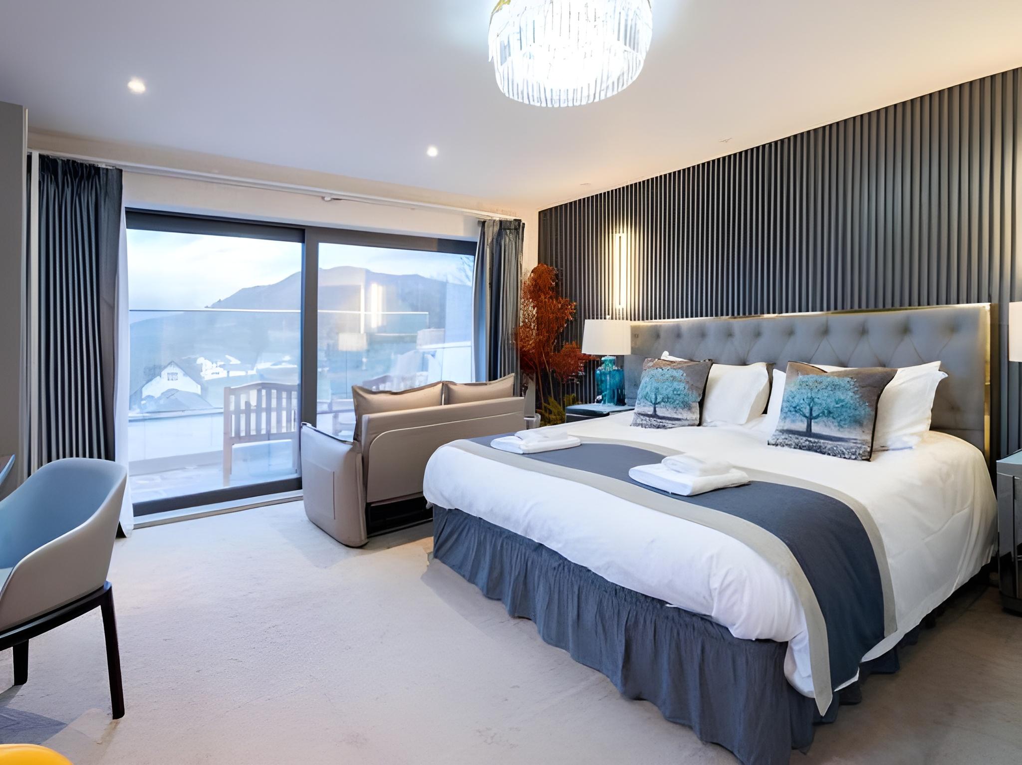 Waterhead Rooms & Suites - Parking and Light Breakfast 4/43