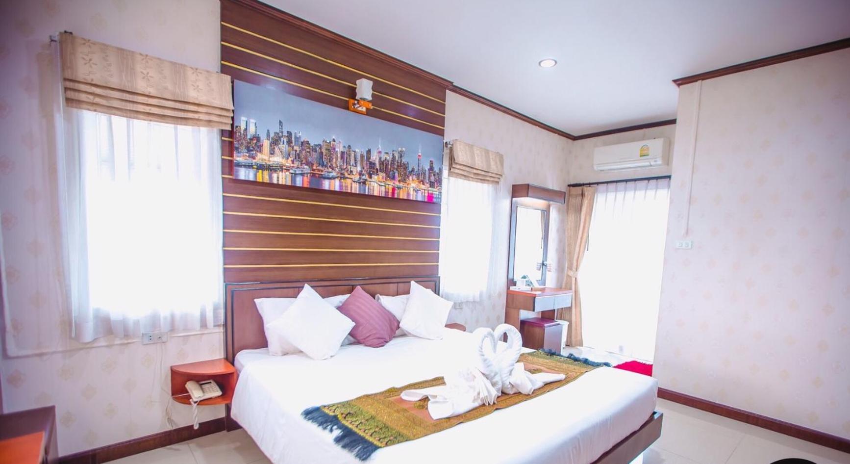 BANDER HOTEL 25/50