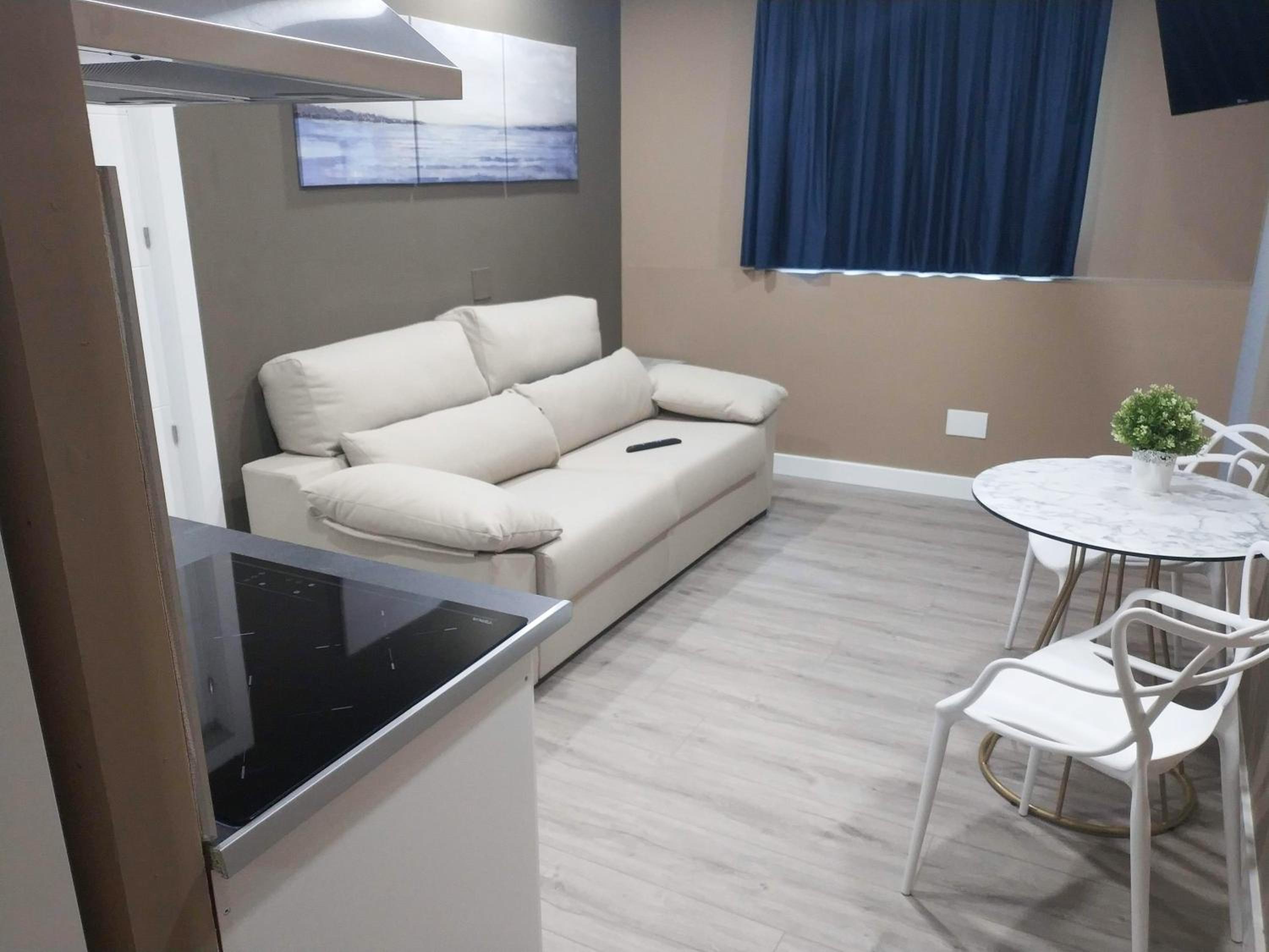 Hi Apartments Santander 3000 6/15
