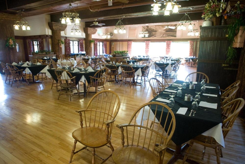 Glacier Park Lodge 24/46