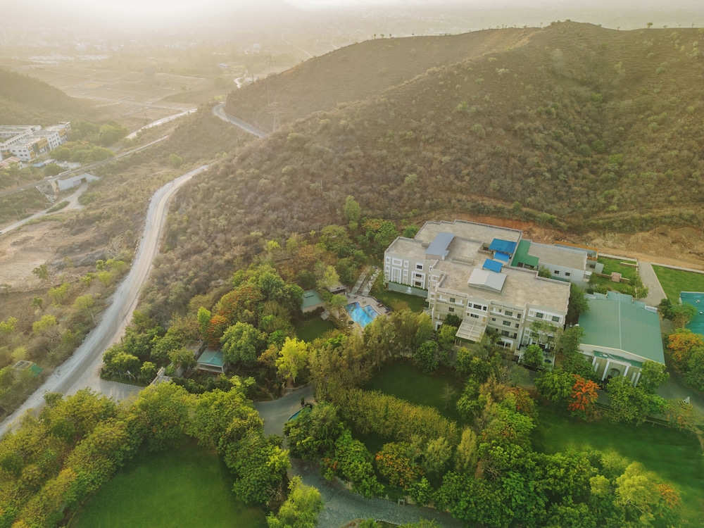 Essentia Luxury Resort & Spa Udaipur 53/61