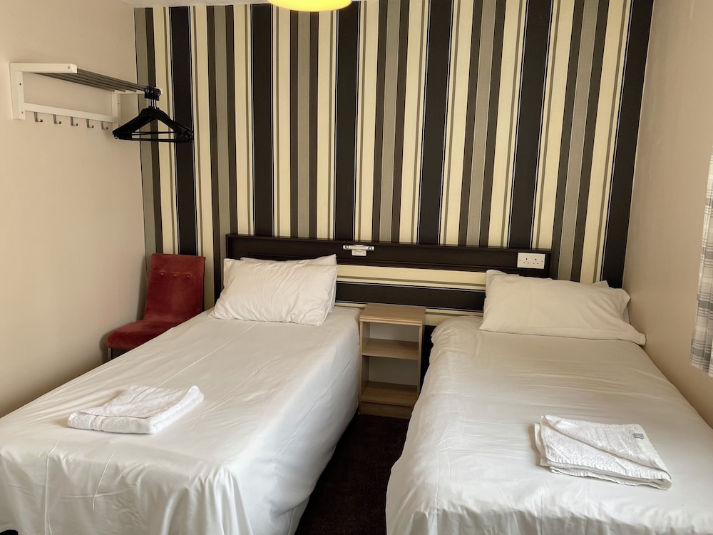 The Arncliffe Hotel 14/50