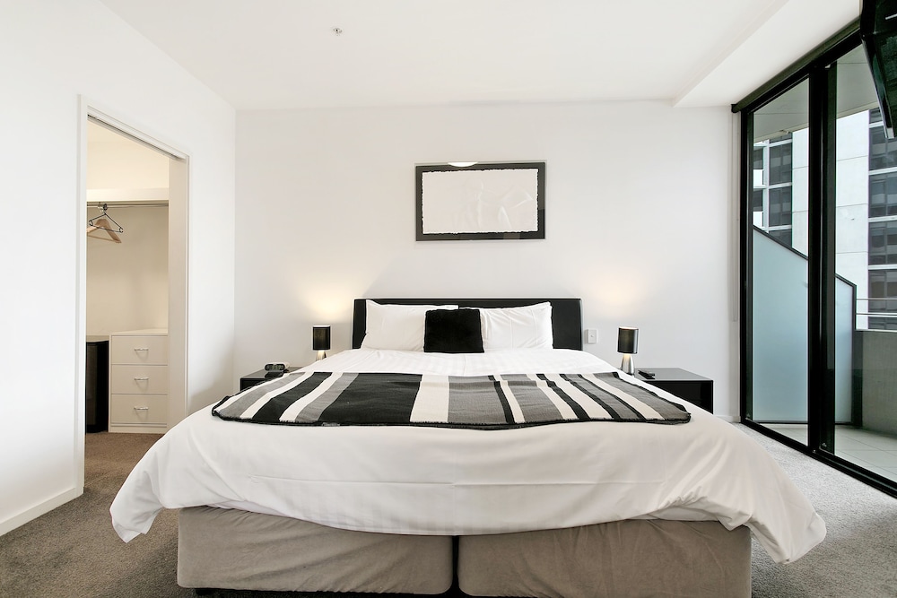 2 Bedrooms, Apartment, King and Queen Bed, Harbour View, 2 Bathrooms، Docklands Private Collection of Apartments - NewQuay 2/3
