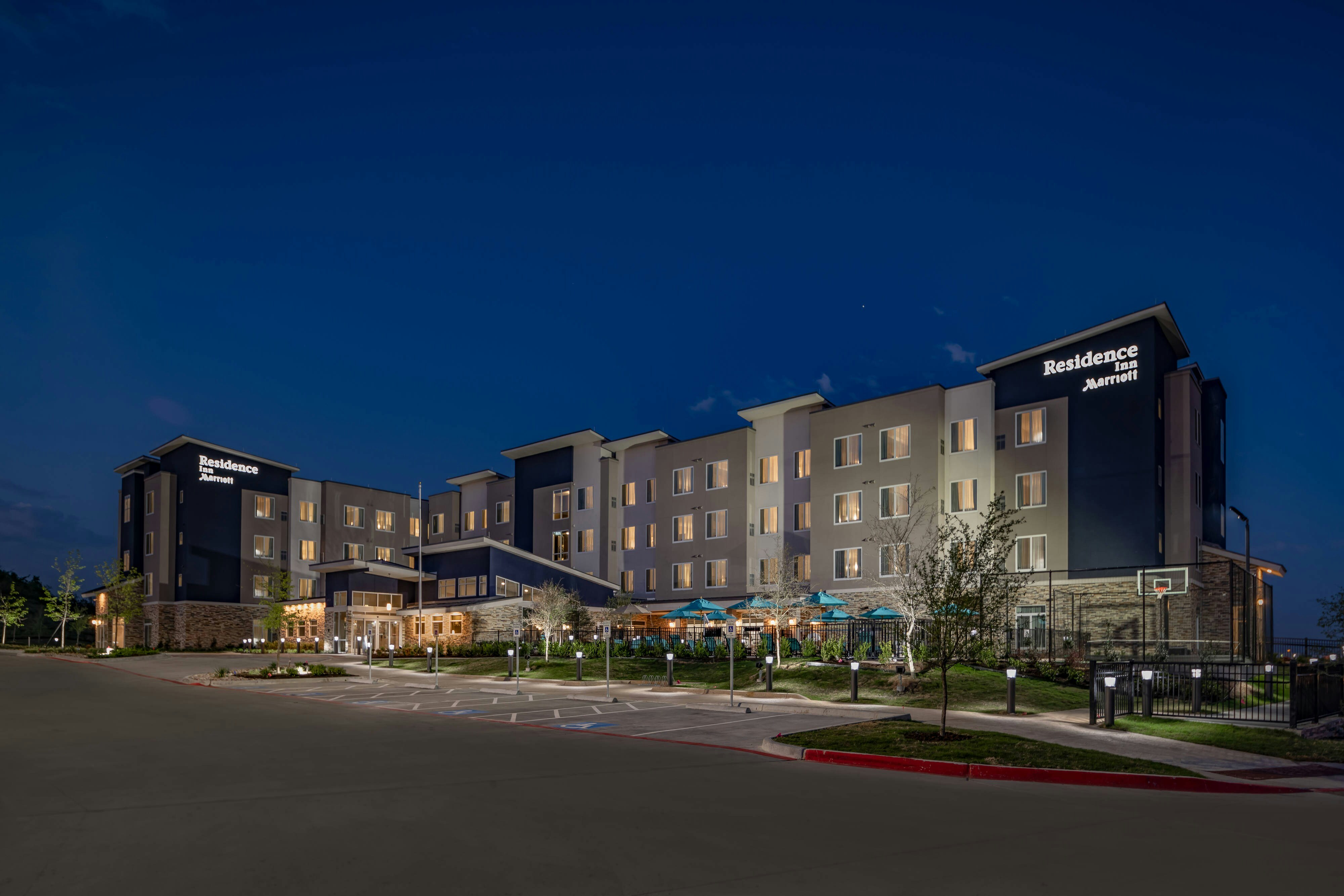 Residence Inn By Marriott Dallas At The Canyon 6/53