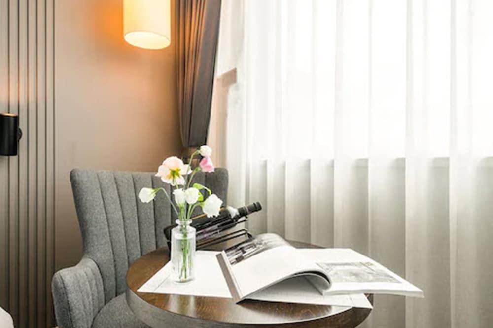 Crown Hotel photo4