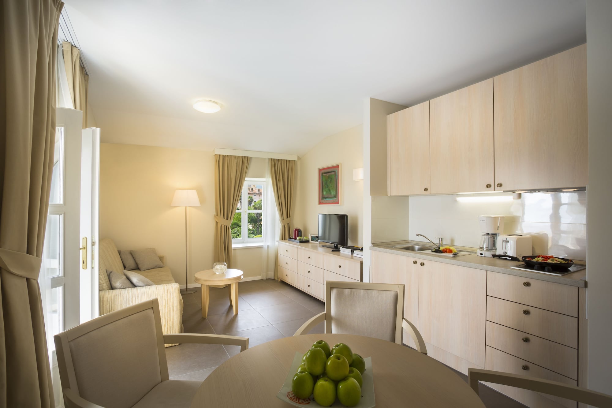 1 Bedroom, Apartment, King Bed, Sea View, Sofa, Balcony or Terrace، REMISENS VILLA BELVEDERE 7/7