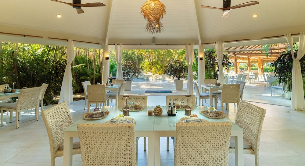 Azul Ocean Club Hotel 53/68