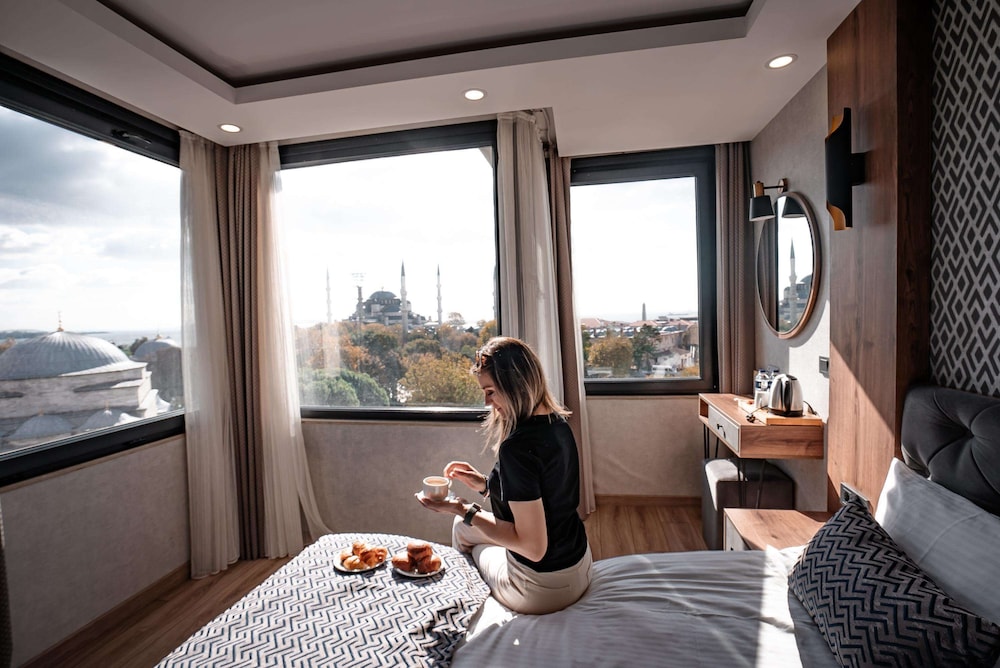 World Heritage Center Hotel 24/50