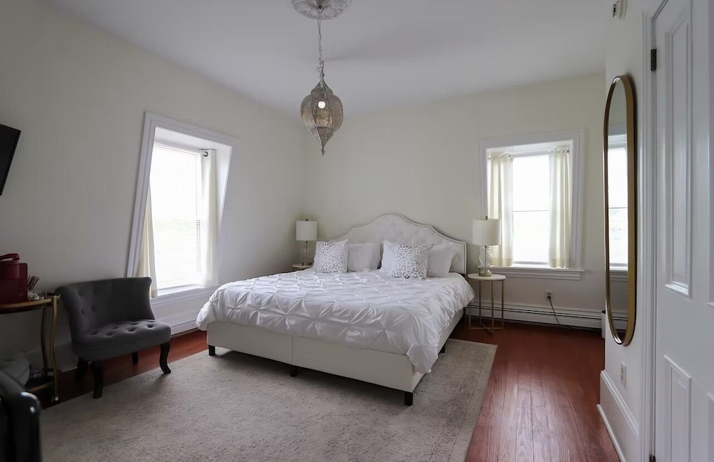 Ivory, King Bed