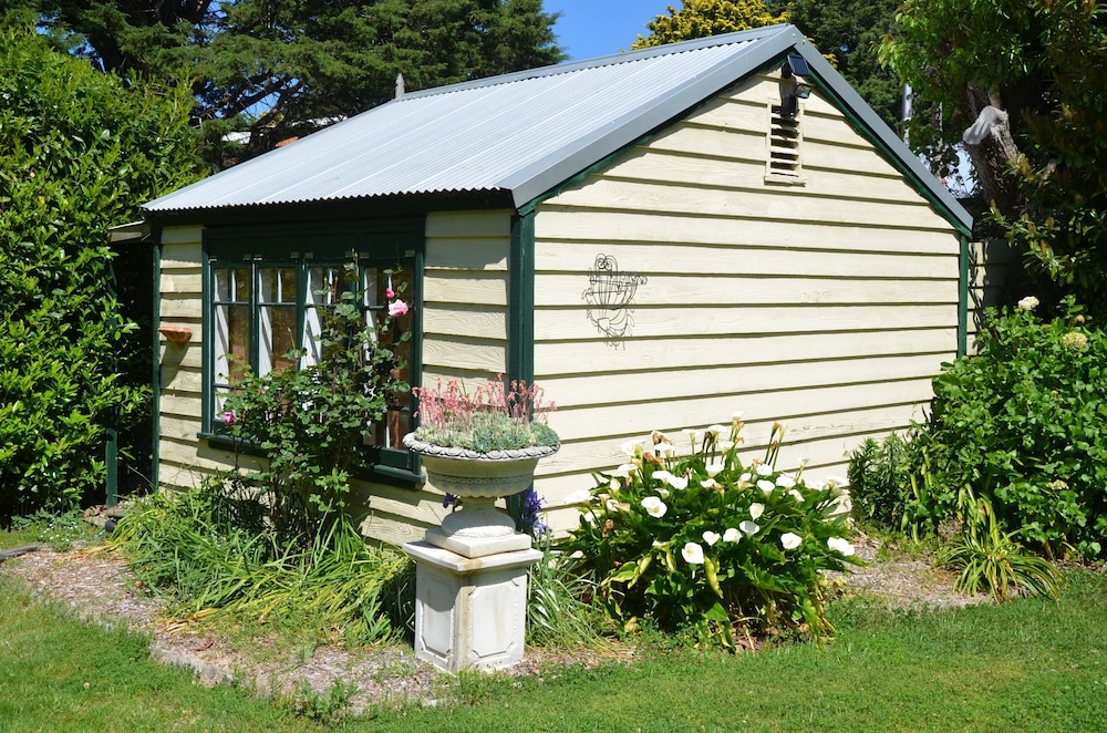 LEURA HOUSE 6/65
