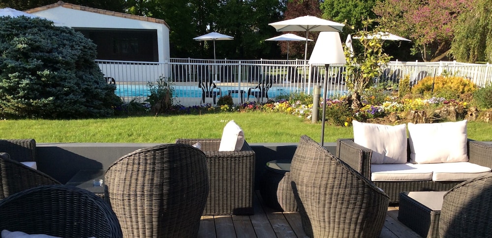 Hotel Le Rabelais 50/55