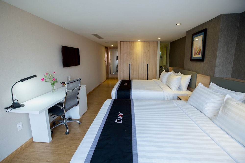 Avanti Hotel 20/38