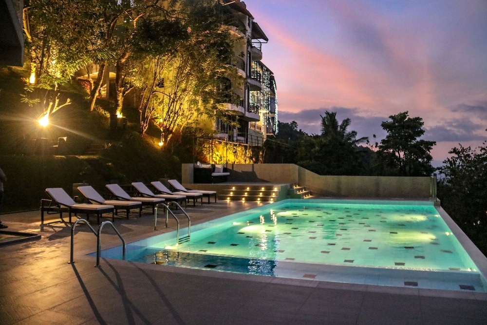Mount Blue Kandy Hotel And Spa 40/63
