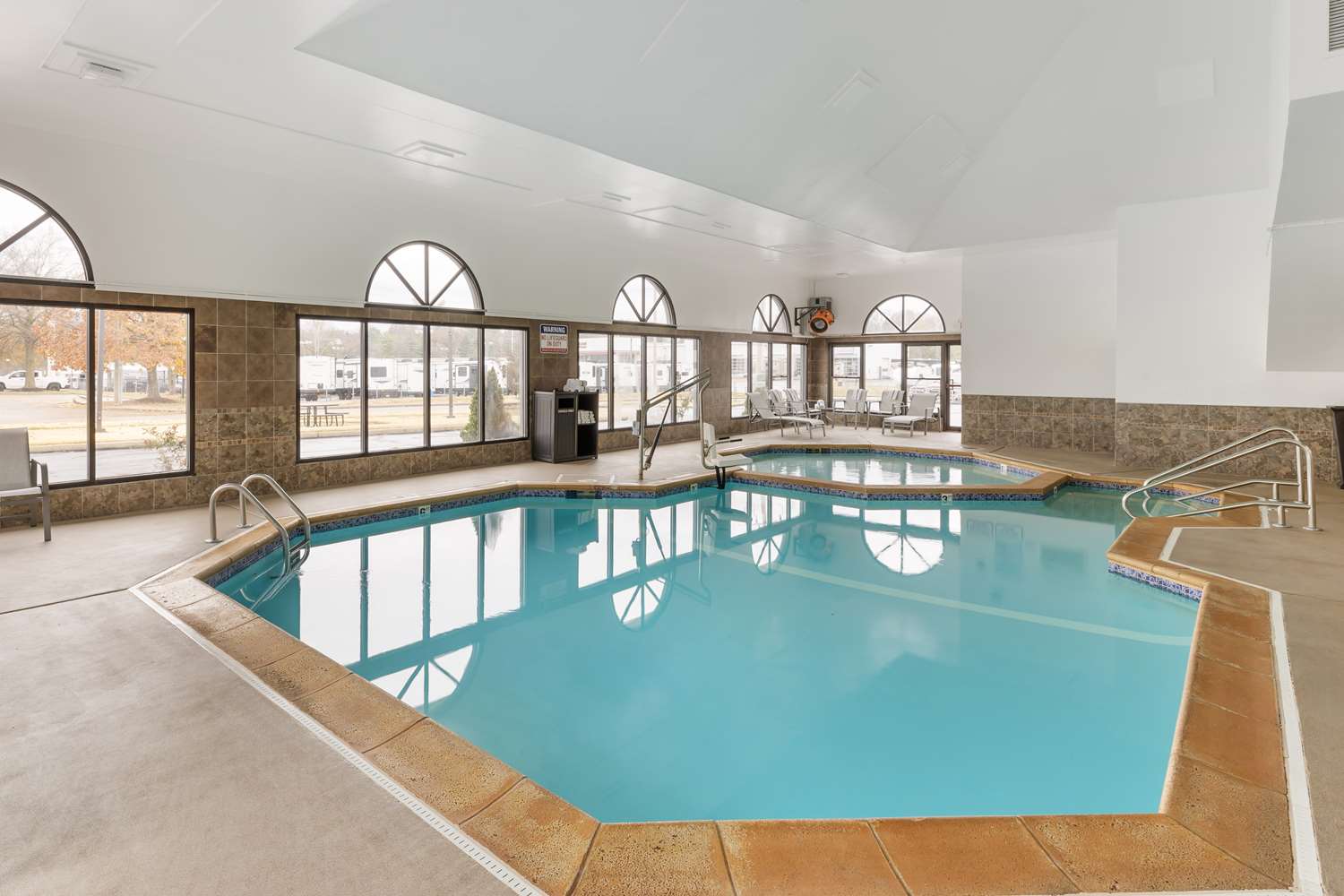 Best Western St. Louis Inn 15/38