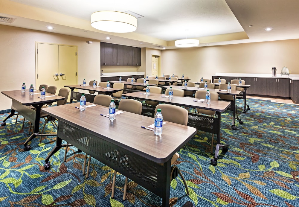 Candlewood Suites Midwest City 42/45