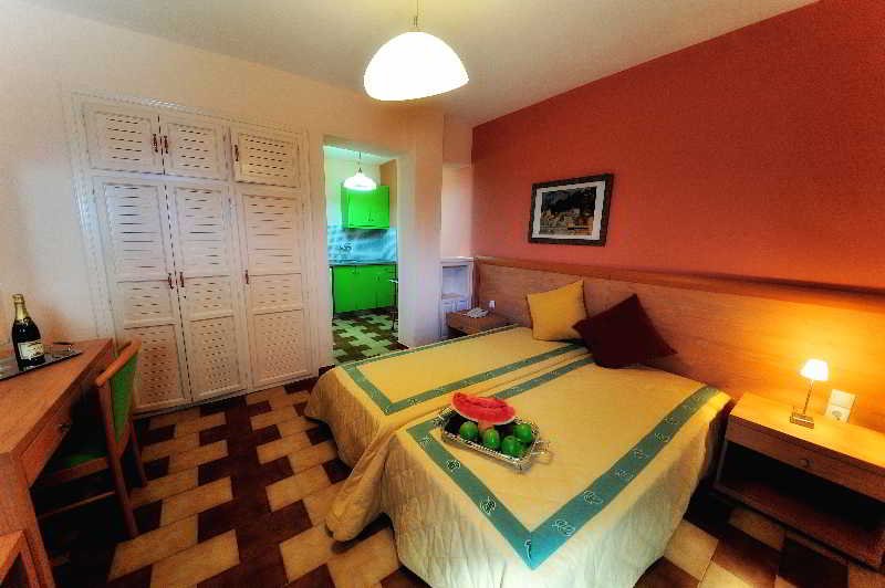 VASSILIAS BEACH APARTMENTS 12/31
