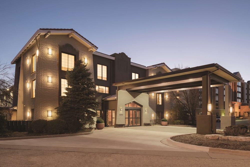 Country Inn & Suites By Radisson Hoffman Estates Il 1/31
