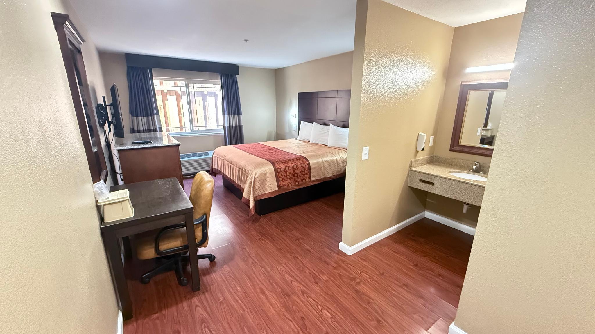 غرفة بسرير كينج، Valley Inn 2/2