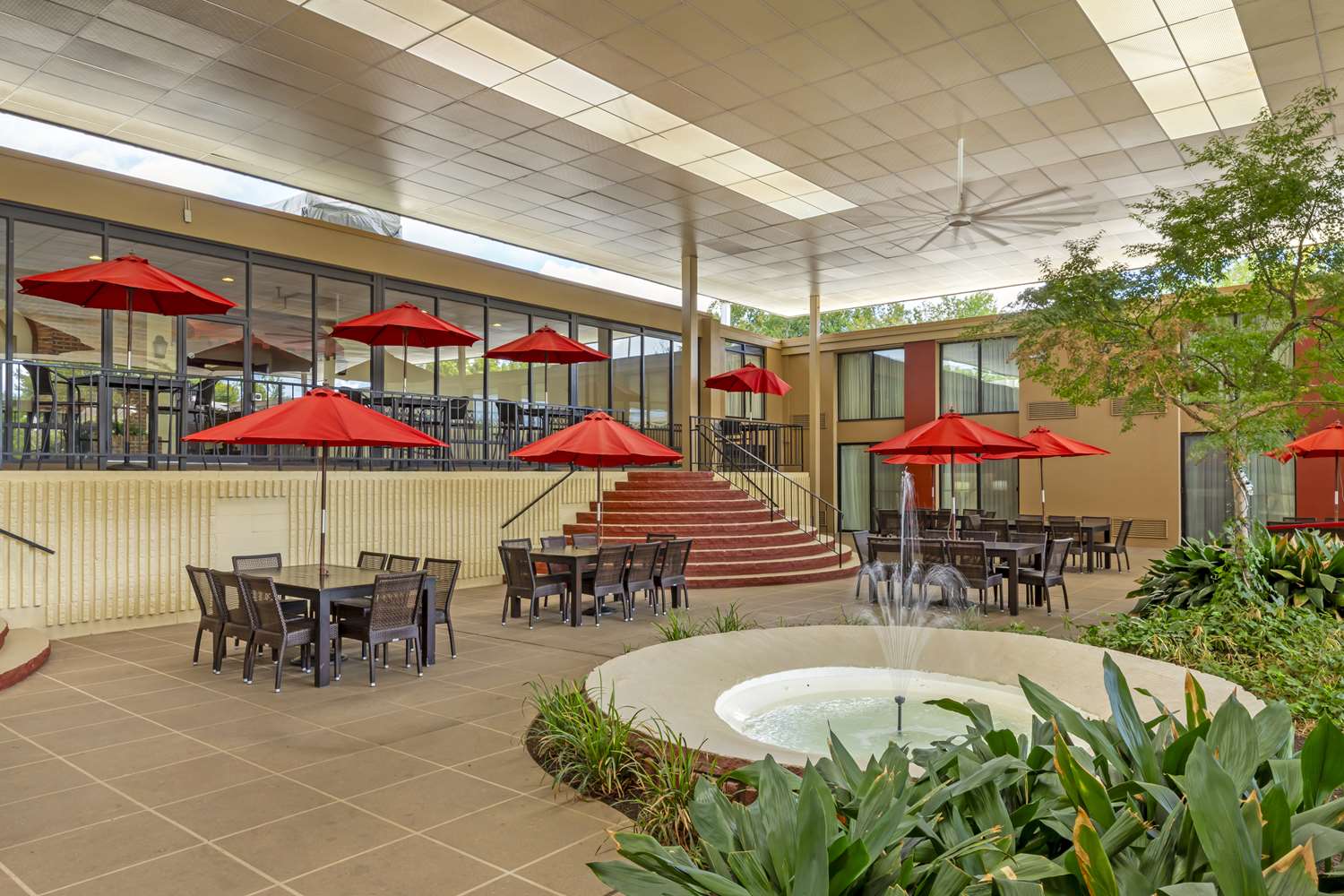 Best Western Plus Burlington 38/49