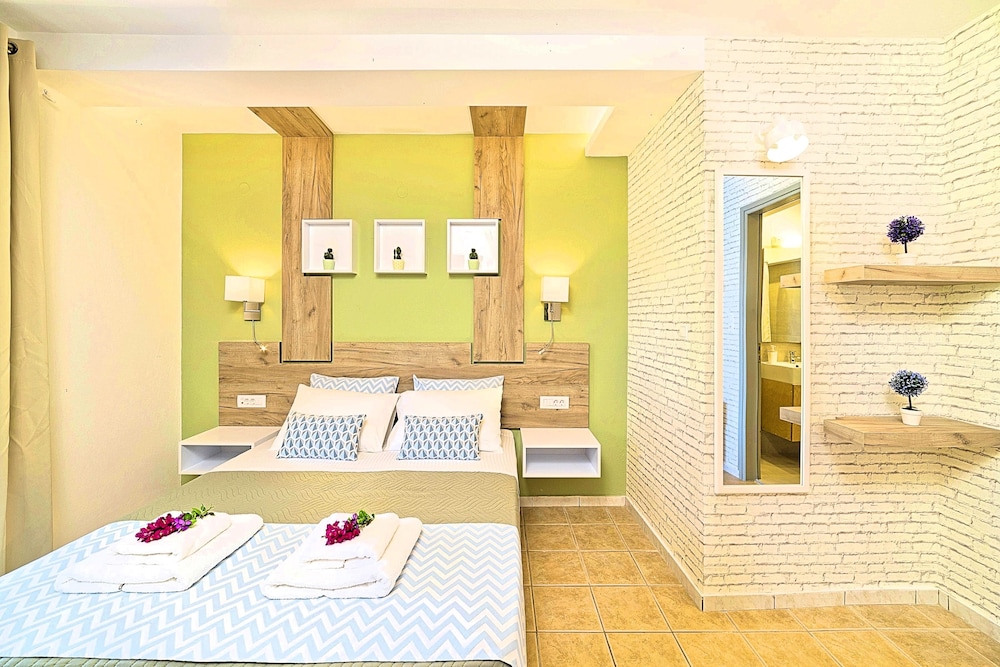 CRETAN MANSION 11/46