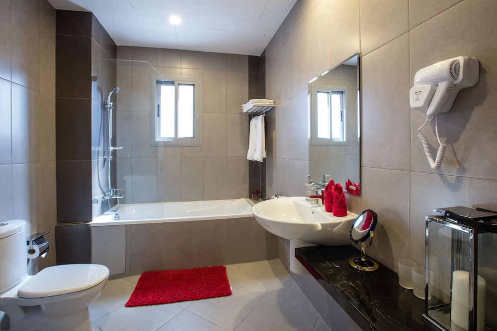 Loumage Suites Spa Seef 68/70