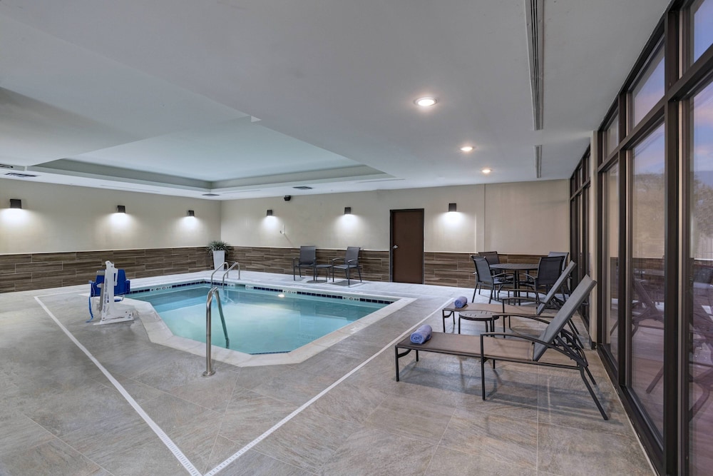 Fairfield Inn & Suites By Marriott Colorado Springs East/Ballpark 22/41
