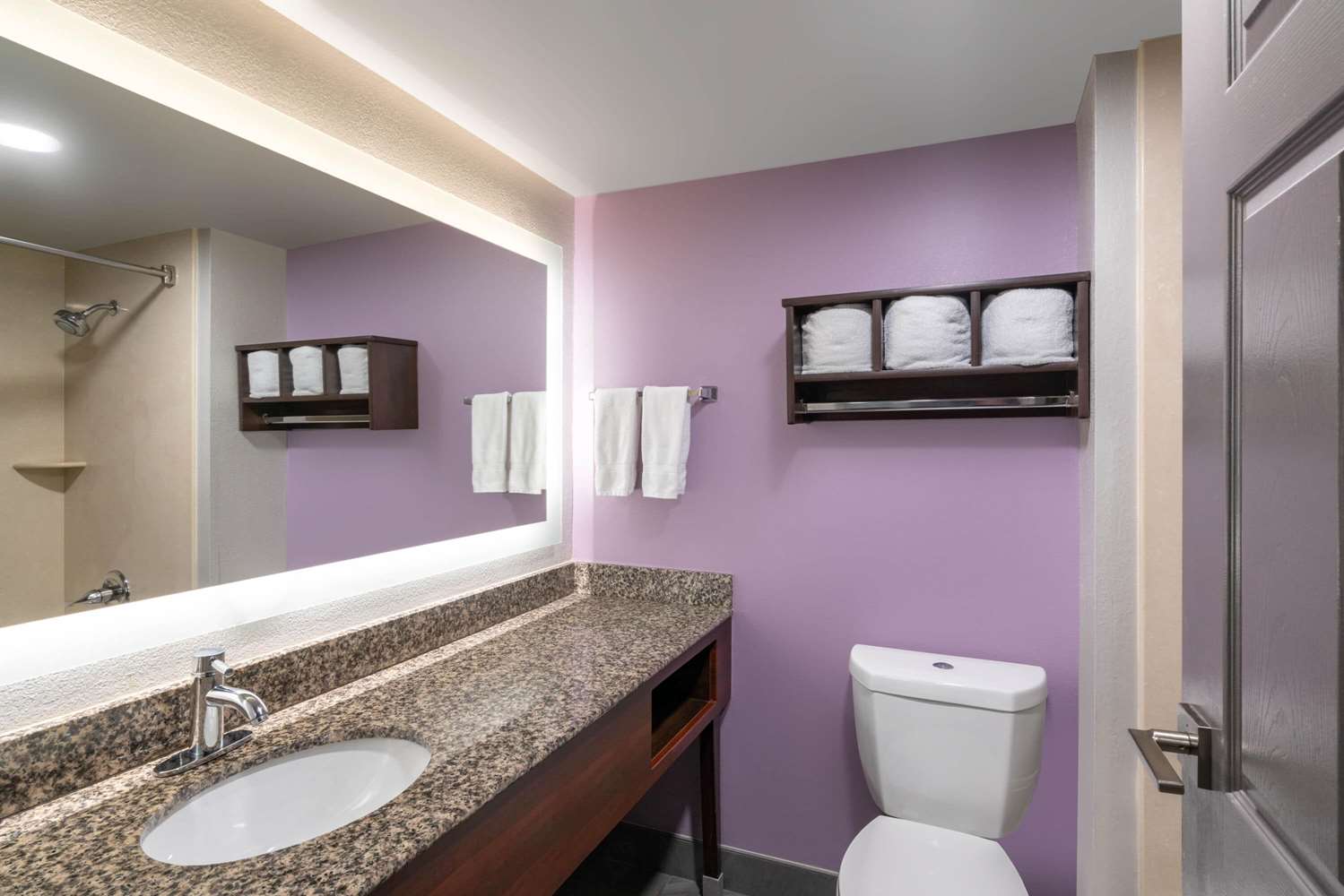 La Quinta Inn Suites Clarksville 56/59