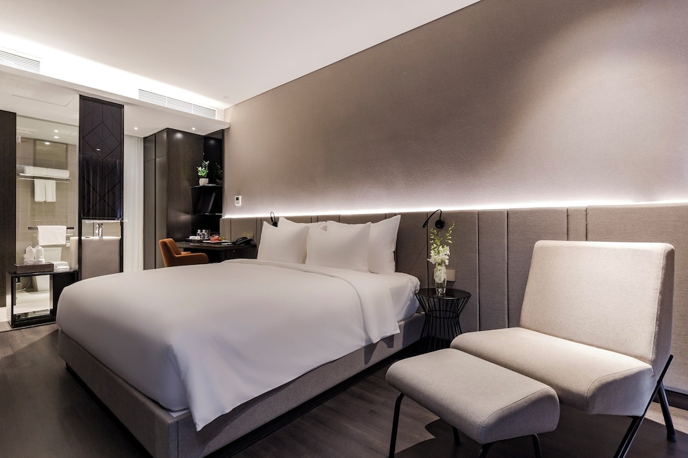 DELUXE, TWIN BEDS, OCEAN VIEW