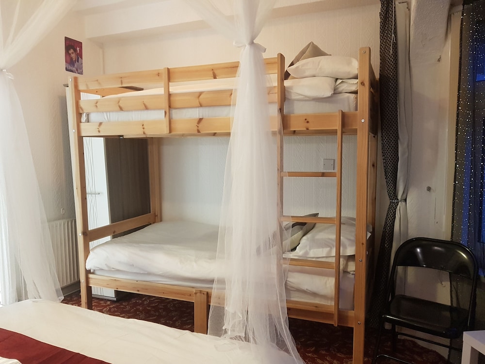 Sheron House Bed &amp; Breakfast 49/50