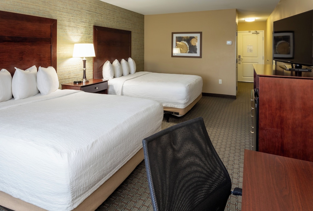 Grandstay Hotel And Suites Morris 19/52