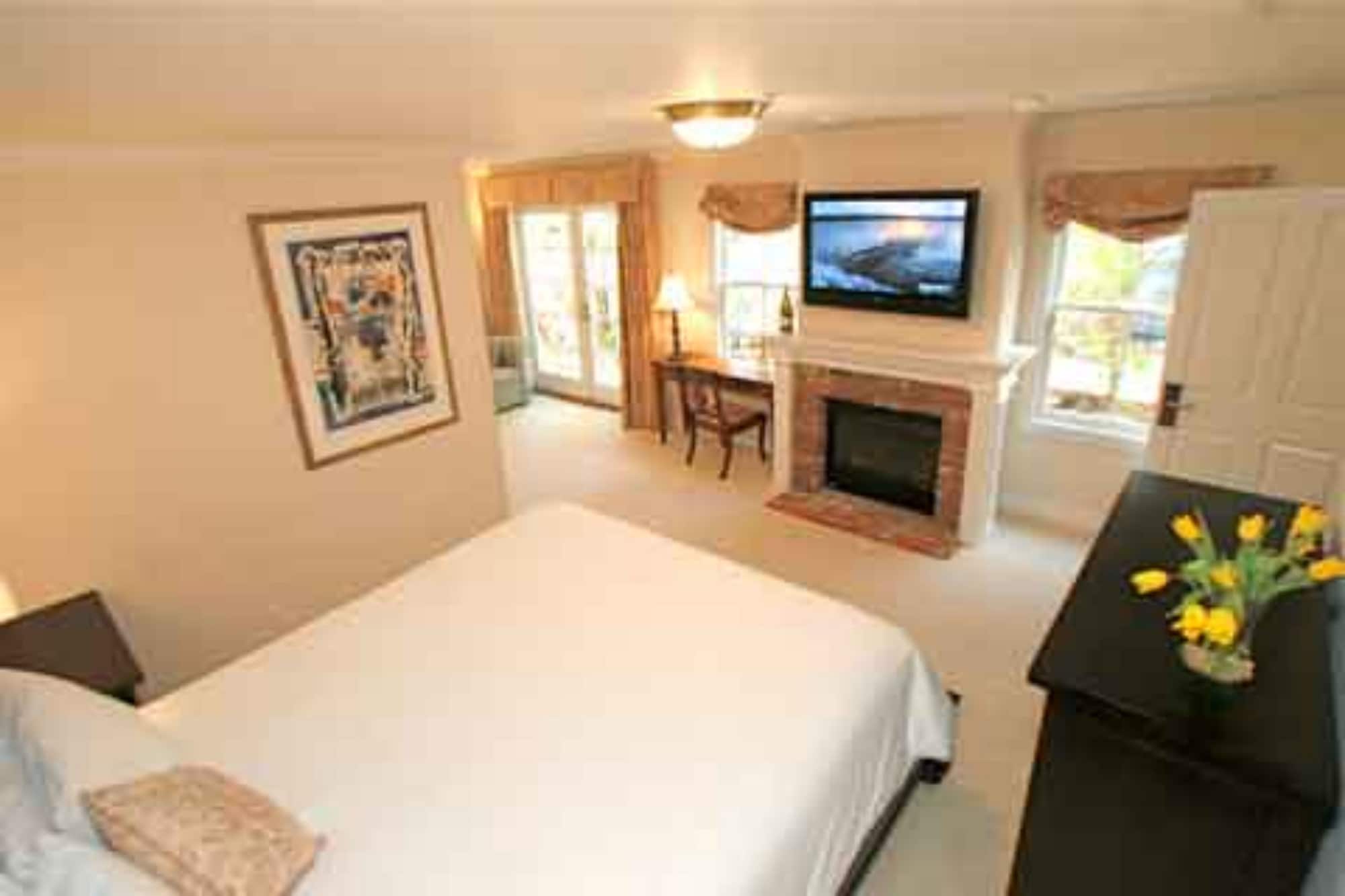 King Bed, Sofa