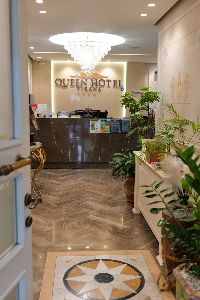 Hotel Queen 12/34
