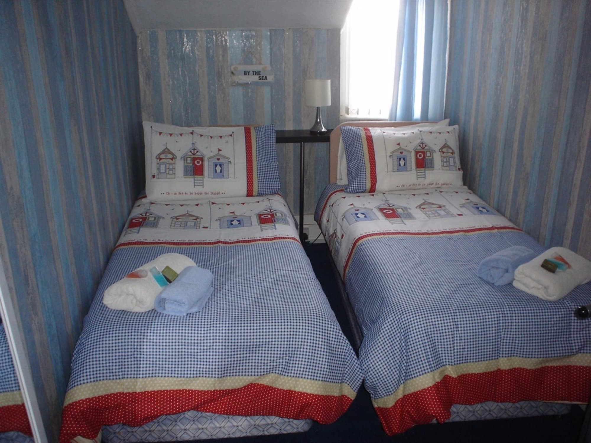 ROOM, DOUBLE BED, SHARED BATHROOM, SMALL