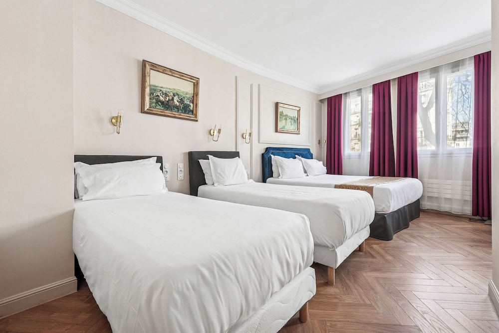 ROOM, QUADRUPLE