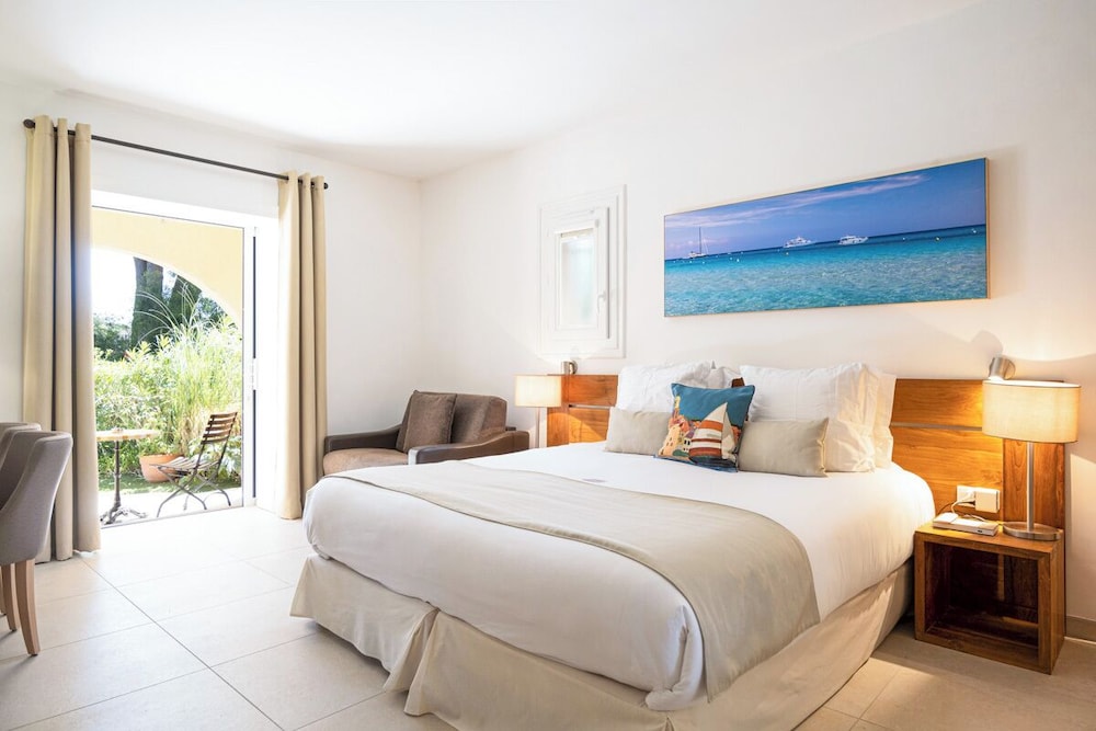 Hotel La Garbine 7/50
