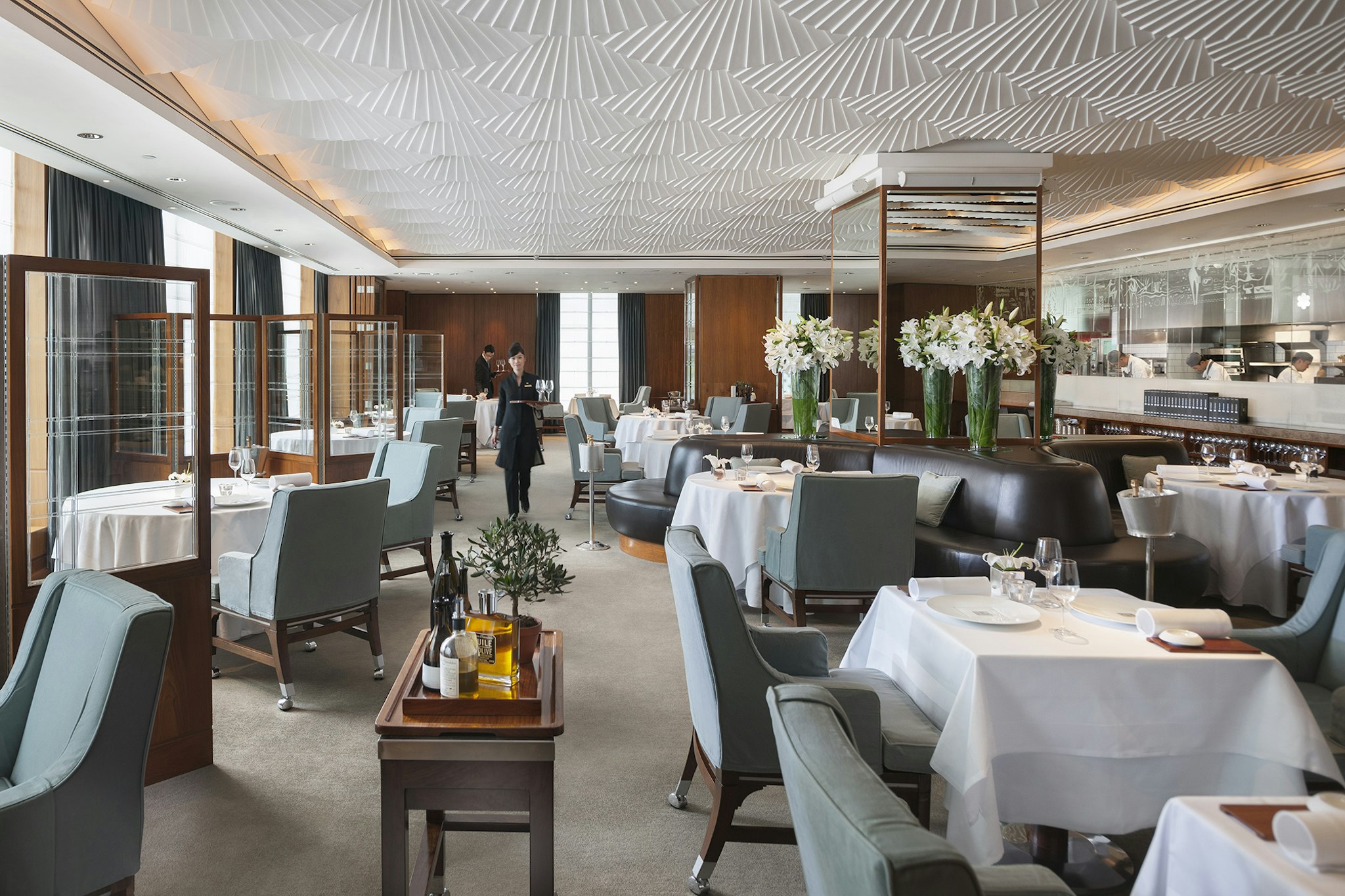 Mandarin Oriental Hong Kong 66/81