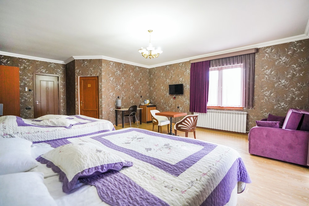Natali Hotel 26/65