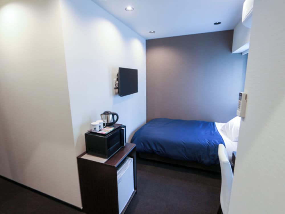 HOTEL LiVEMAX Yokohama Kannai Ekimae 20/37