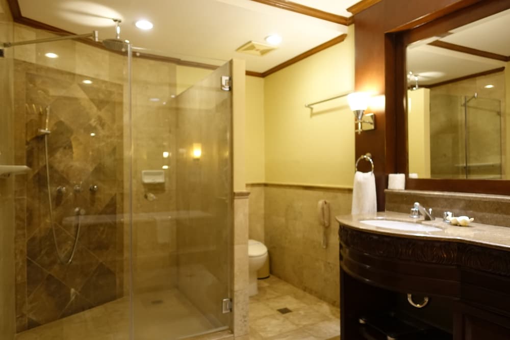 Henann Regency Resort & Spa 73/75